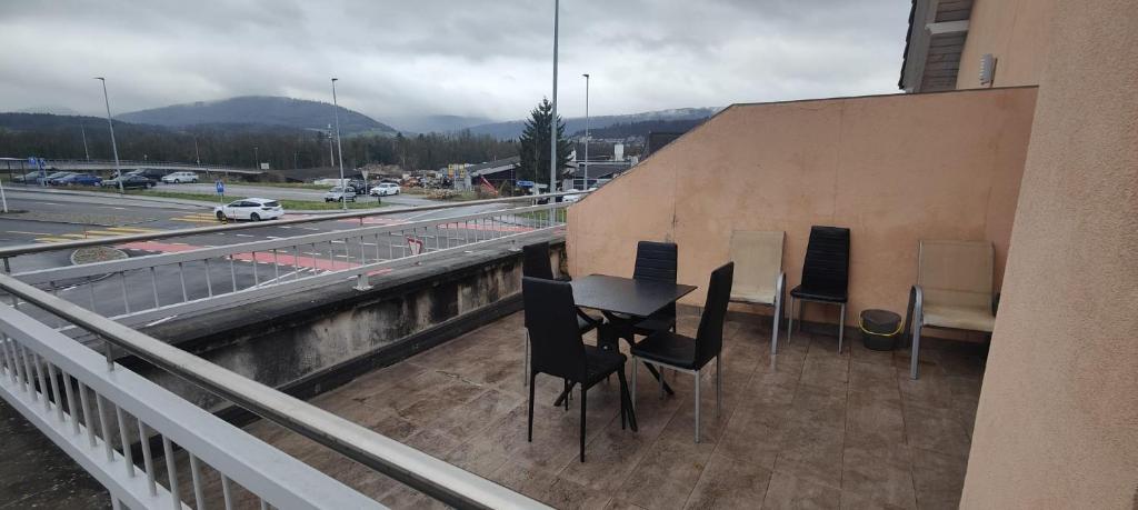 Nespecifikovaný výhled na hory nebo výhled na hory při pohledu z aparthotelu