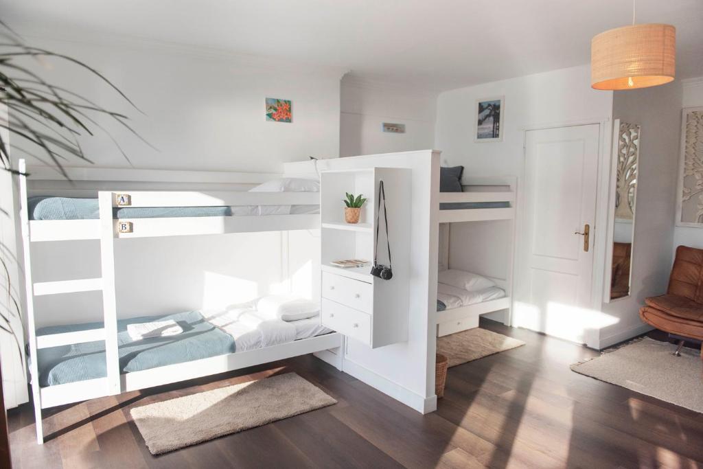 Laneez Ericeira Surf House - 6