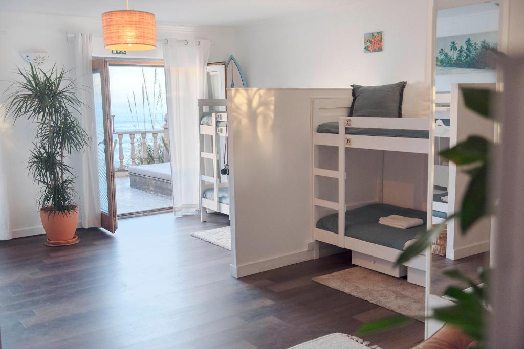 Laneez Ericeira Surf House - 3