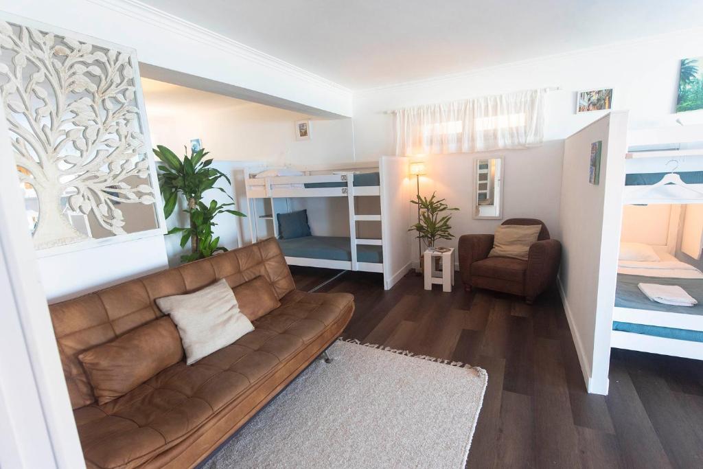 Laneez Ericeira Surf House - 9