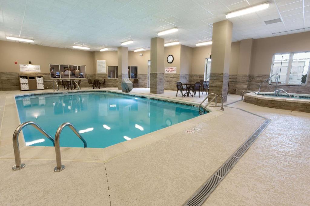 Drury Inn & Suites Louisville North photo