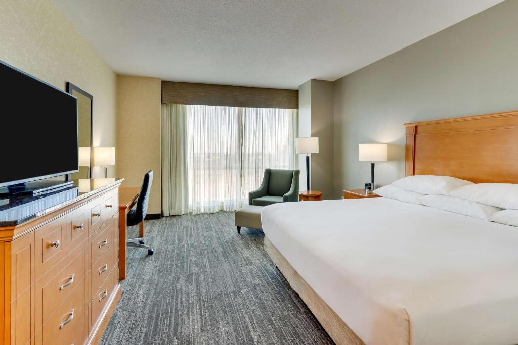 Drury Inn & Suites Orlando near Universal Orlando Resort photo