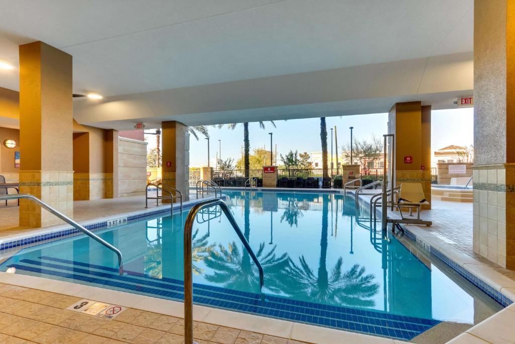 Drury Inn & Suites Orlando near Universal Orlando Resort photo