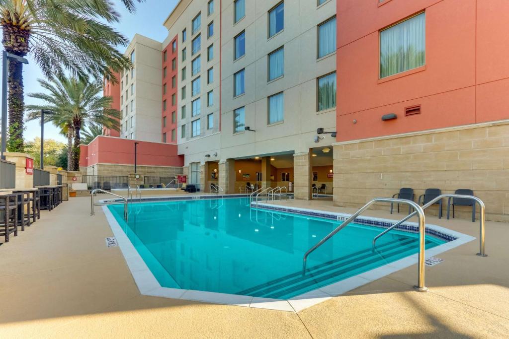 Drury Inn & Suites Orlando near Universal Orlando Resort photo