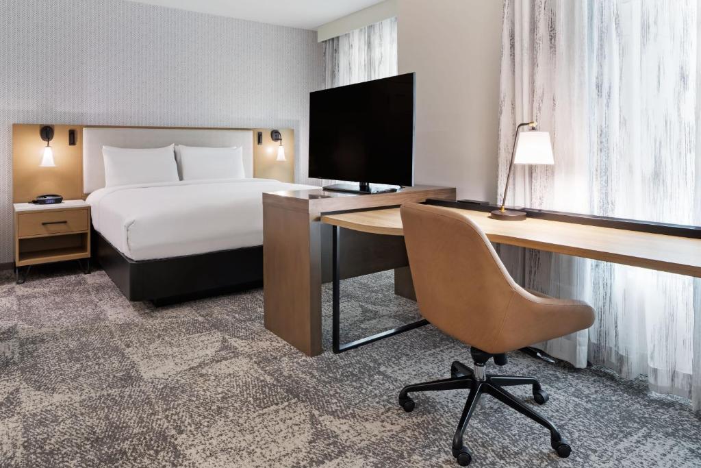 Residence Inn by Marriott Chatsworth - King Studio With Sofa Bed