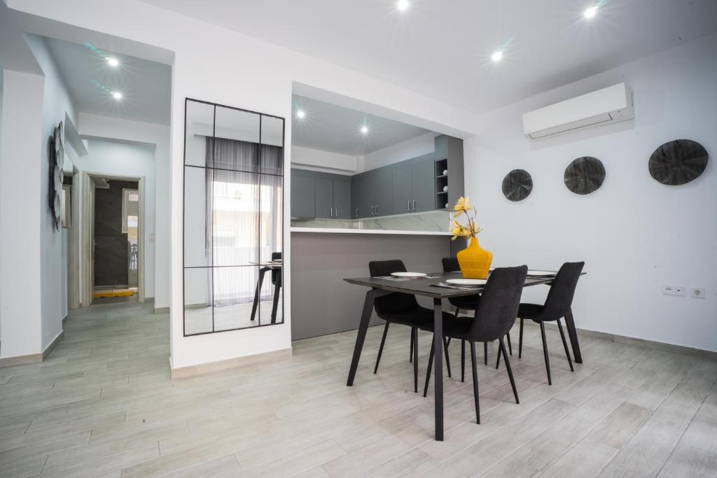 Kuchyňa alebo kuchynka v ubytovaní Rodini House