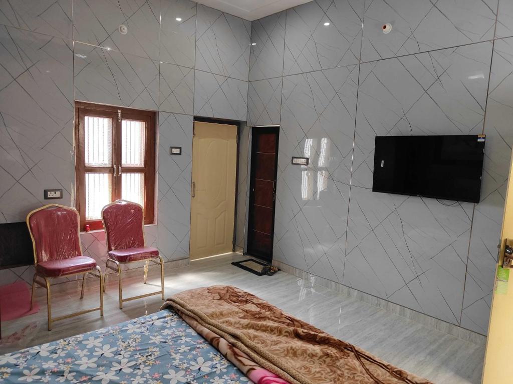 Gallery image of Super OYO Sree Krishna Hotel &Resort in Kunda