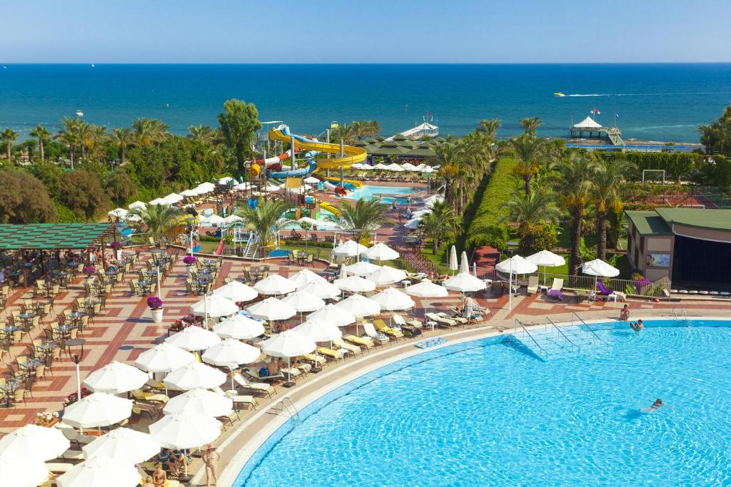 The swimming pool at or close to Hotel Turan Prince - Ex Sentido Turan Prince