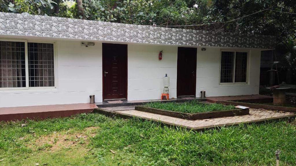 Sri Sai Farm House - Double Room
