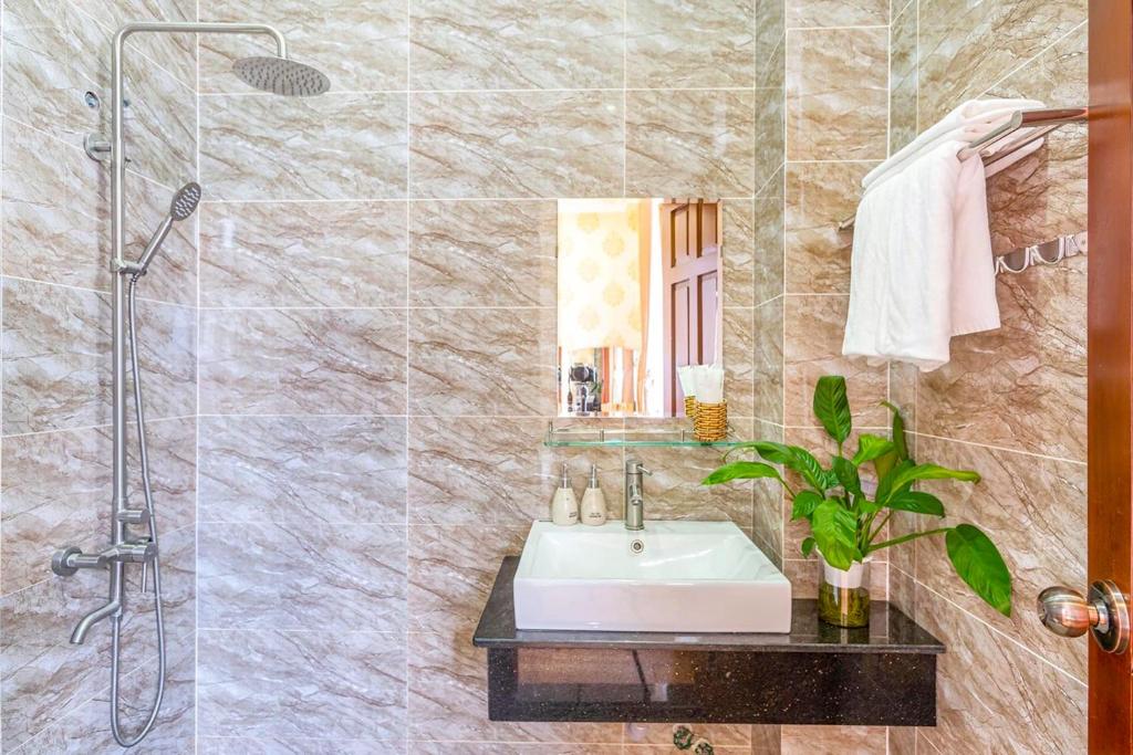Phòng tắm tại Villa Hoa Ly Đà Lạt