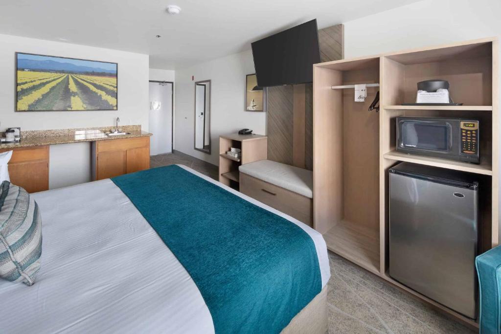 The Marina Inn photo