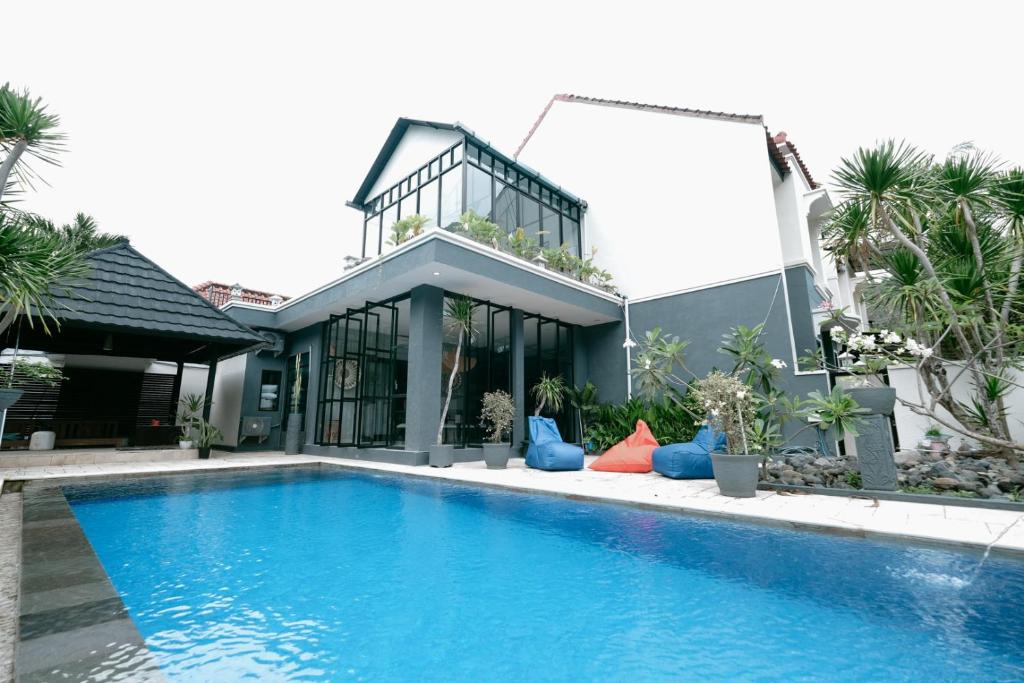 Swimmingpoolen hos eller tæt på Namaya Villa Senggigi by The Lavana