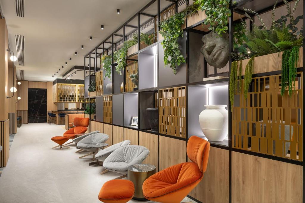 Posezení v ubytování Courtyard by Marriott Cluj - Napoca Downtown