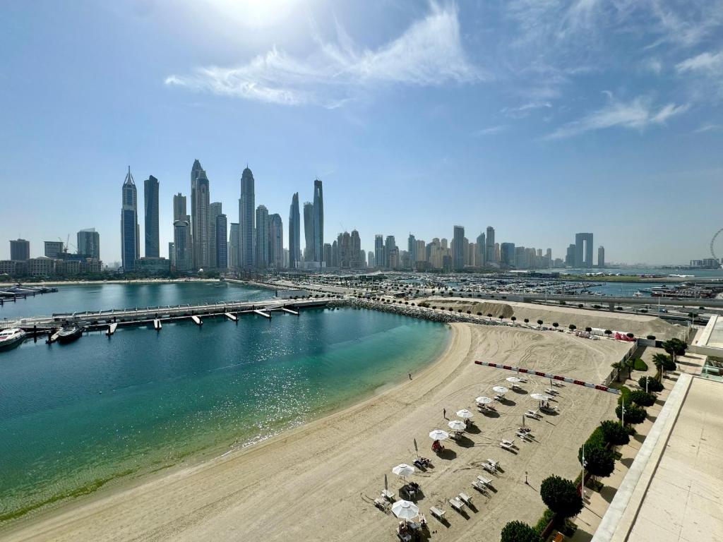 Luxury Living Private Beach, Emaar Beachfront, Dubai Marina (2026 güncel fiyatları)