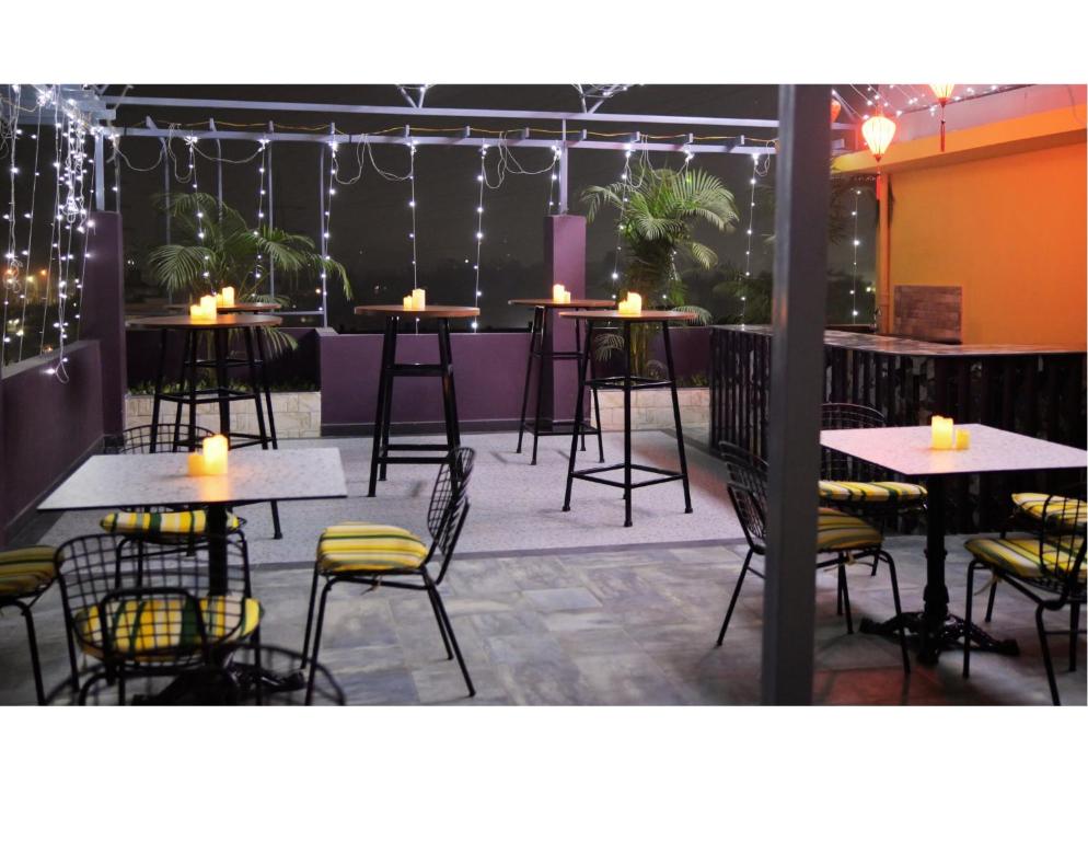Restaurace v ubytování Irroi Guwahati