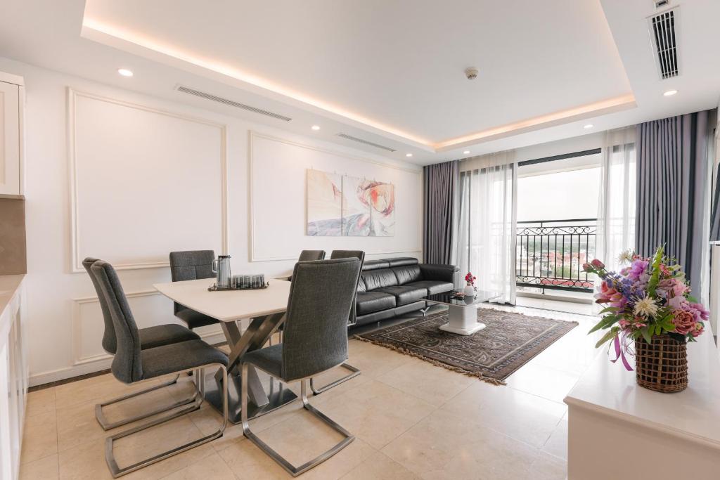 D'LEROI SOLEIL- TAY HO- NEAR WESTLAKE IN HA Noi - Квартира с тремя спальнями