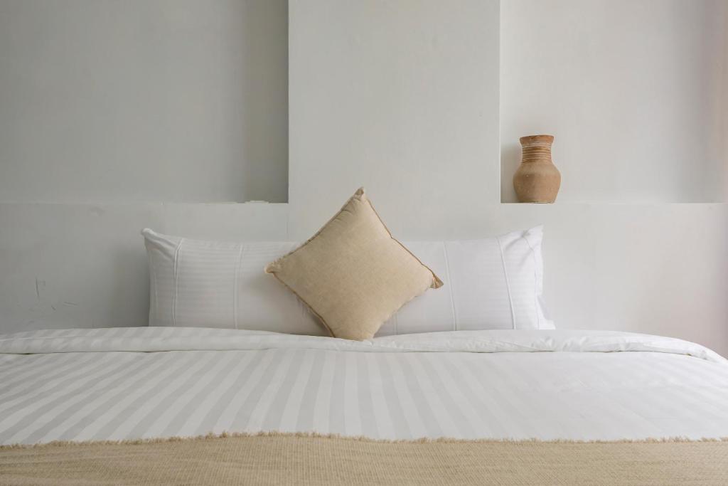 H& Kuma B&B - Double Room With Garden View- Pet Friendly