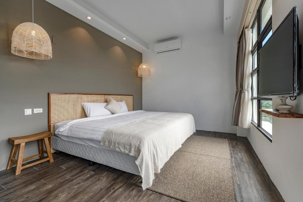 H& Kuma B&B - King Room With Mountain View