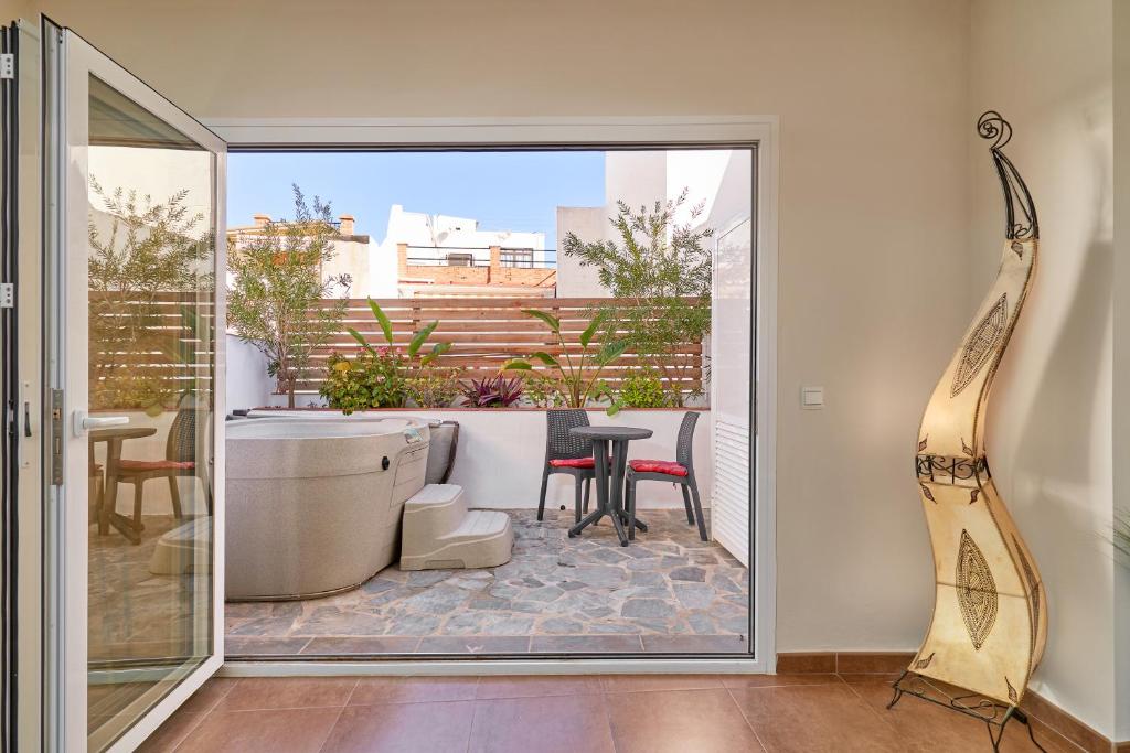 Posedenie v ubytovaní Luxury 1st floor apartment in Nerja