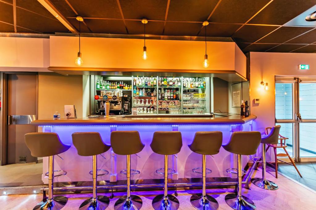 Lounge nebo bar v ubytování The Originals City, Hôtel Éclipse, Lyon Est