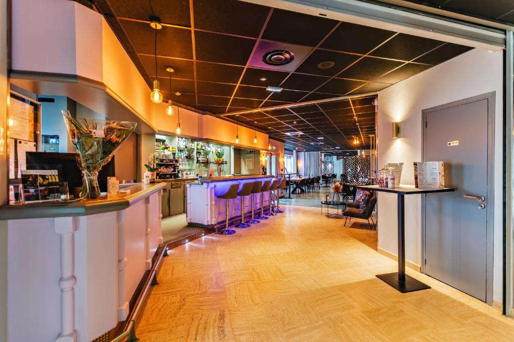Lounge nebo bar v ubytování The Originals City, Hôtel Éclipse, Lyon Est
