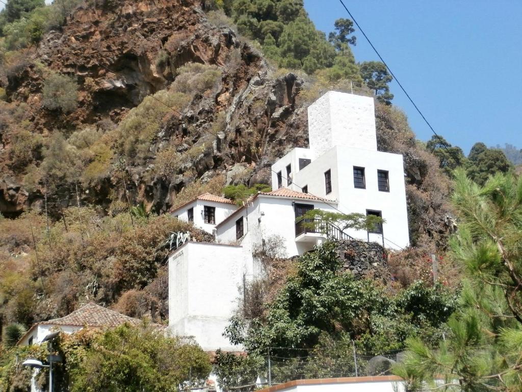 サンタ・クルス・デ・ラ・パルマにあるMolino Remanenteの山側白家