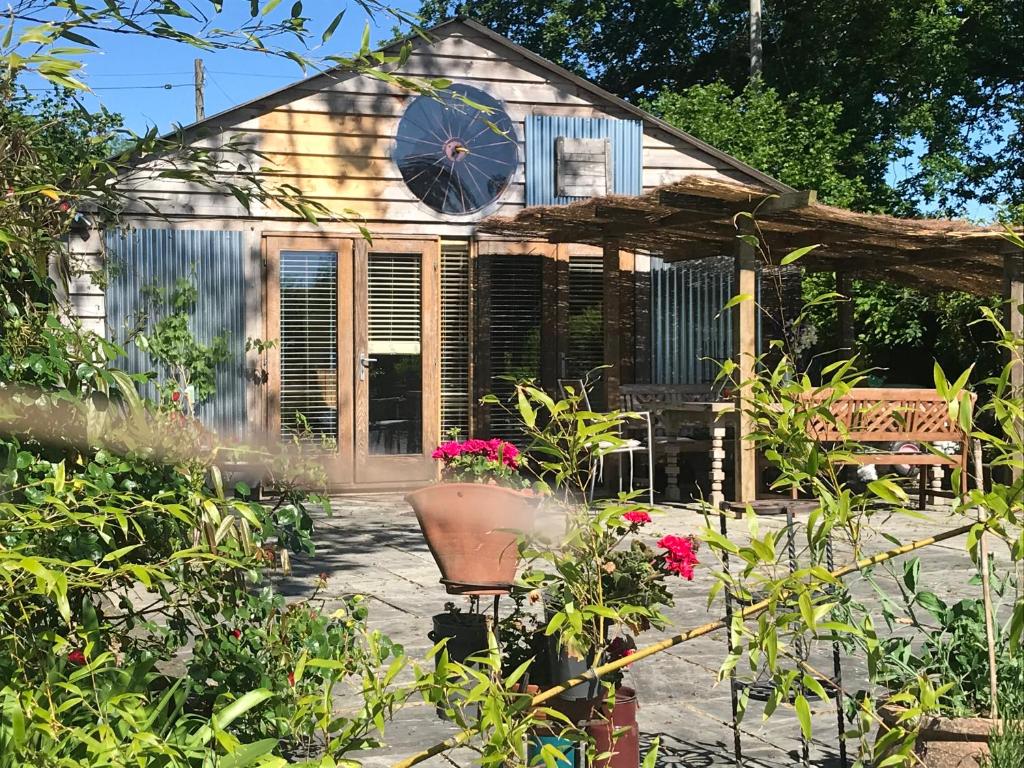 Vườn quanh The Wackery