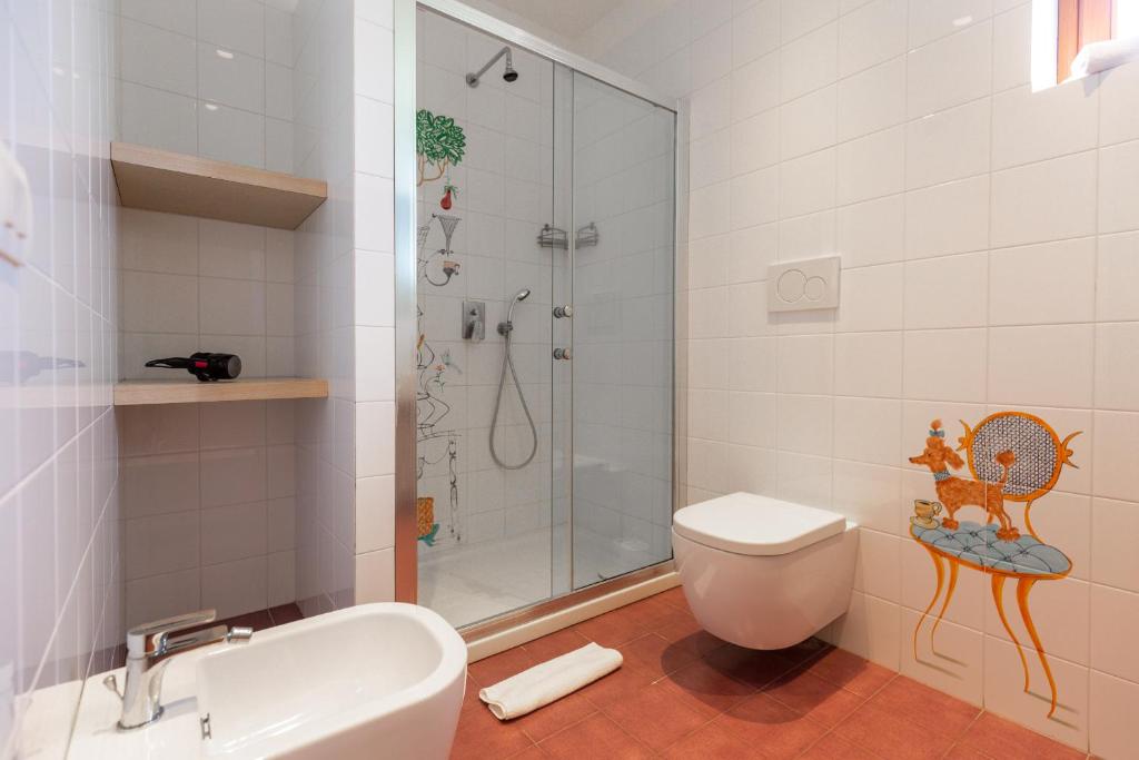 Koupelna v ubytování HR Hotel & Spa