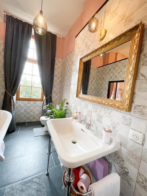 Een badkamer bij Chateau Bourgeoisie ***
