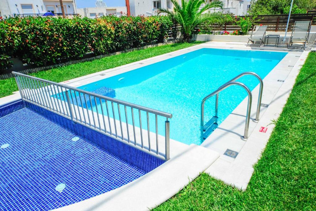 The swimming pool at or close to Villa Orsalia