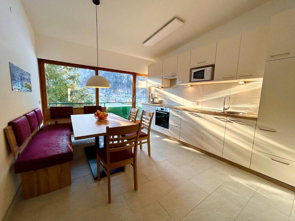 Kuchyň nebo kuchyňský kout v ubytování Appartements Achensee