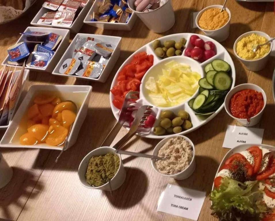Jídlo v aparthotelu nebo okolí