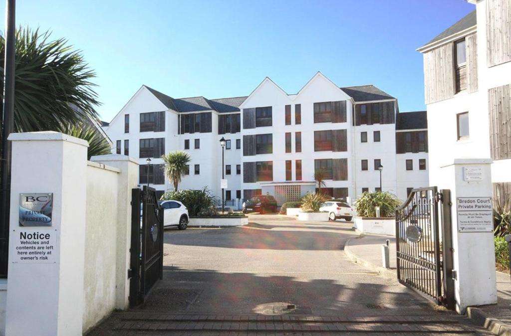 Surf's Up!, Newquay (updated prices 2024)