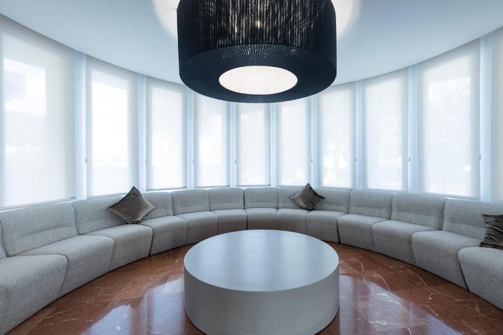 A seating area at Sagitario Playa
