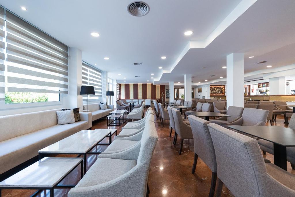 A seating area at Sagitario Playa