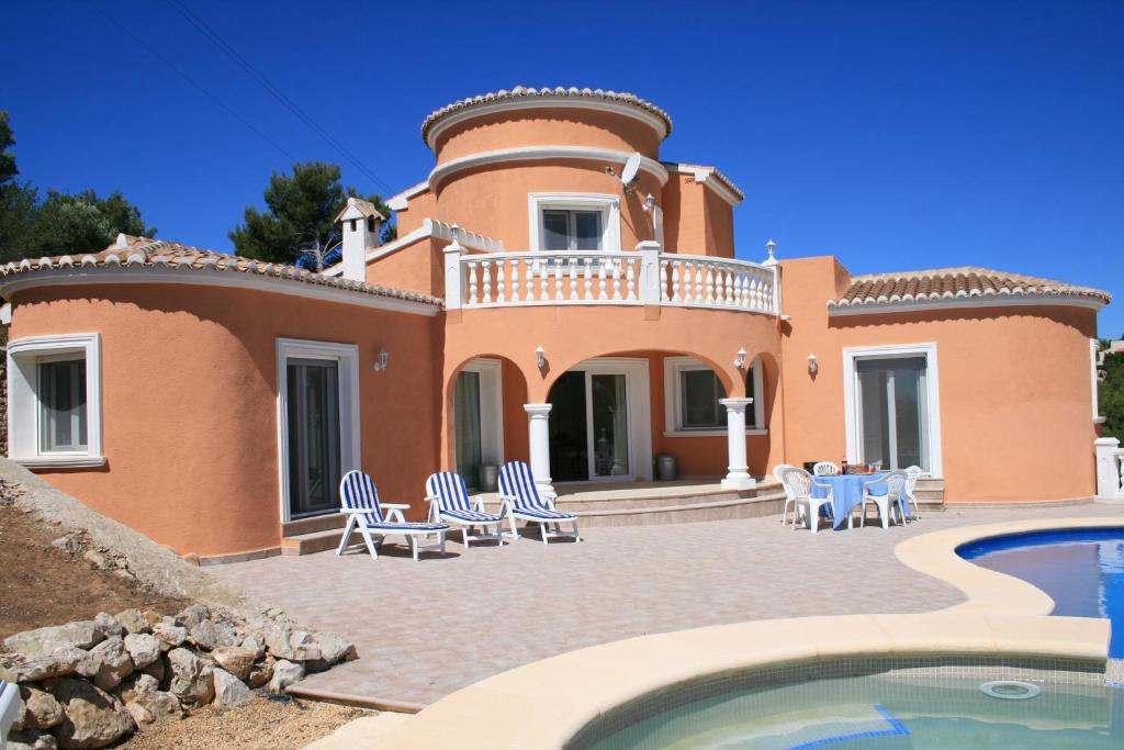 The swimming pool at or close to Villa Redonda I