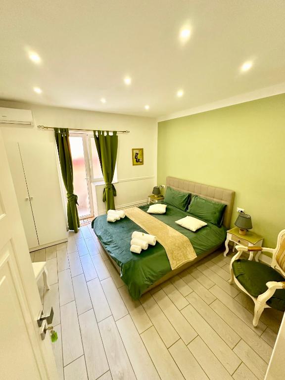 Postel nebo postele na pokoji v ubytování Gloves Rooms