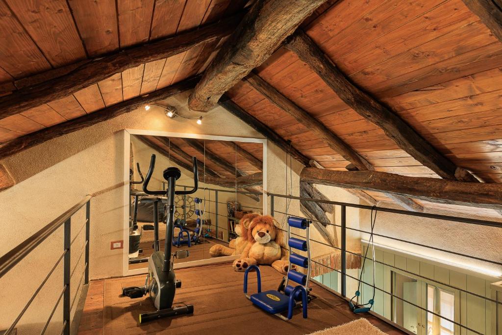The fitness centre and/or fitness facilities at Cascina del Tempo Sospeso