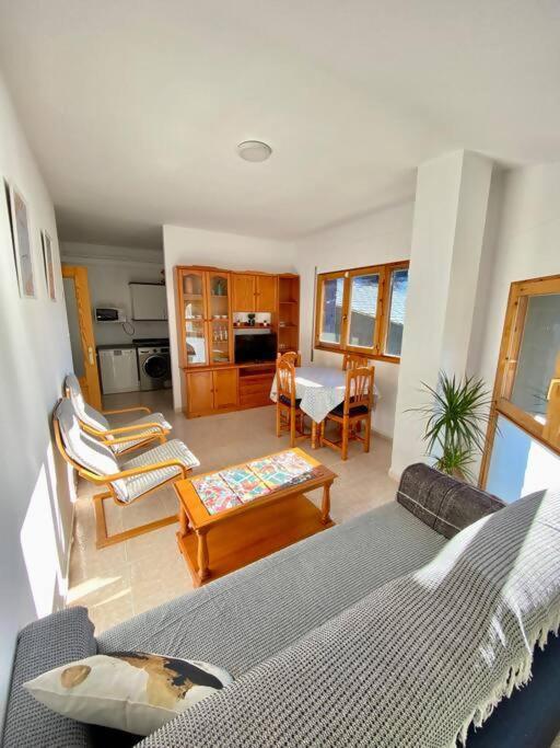 Kuchyň nebo kuchyňský kout v ubytování Apartamento Espert I CINE I PISCINA l GARAJE l BBQ l I TENIS