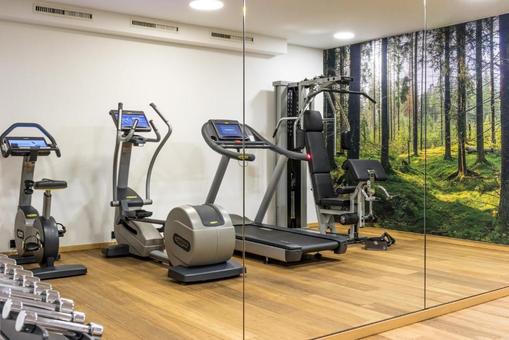Fitness centrum a/nebo fitness zařízení v ubytování AlpenParks Hotel & Apartment Taxacher