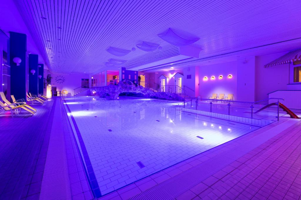 Bazén v ubytování IFA Graal-Müritz Hotel & Spa nebo v jeho okolí