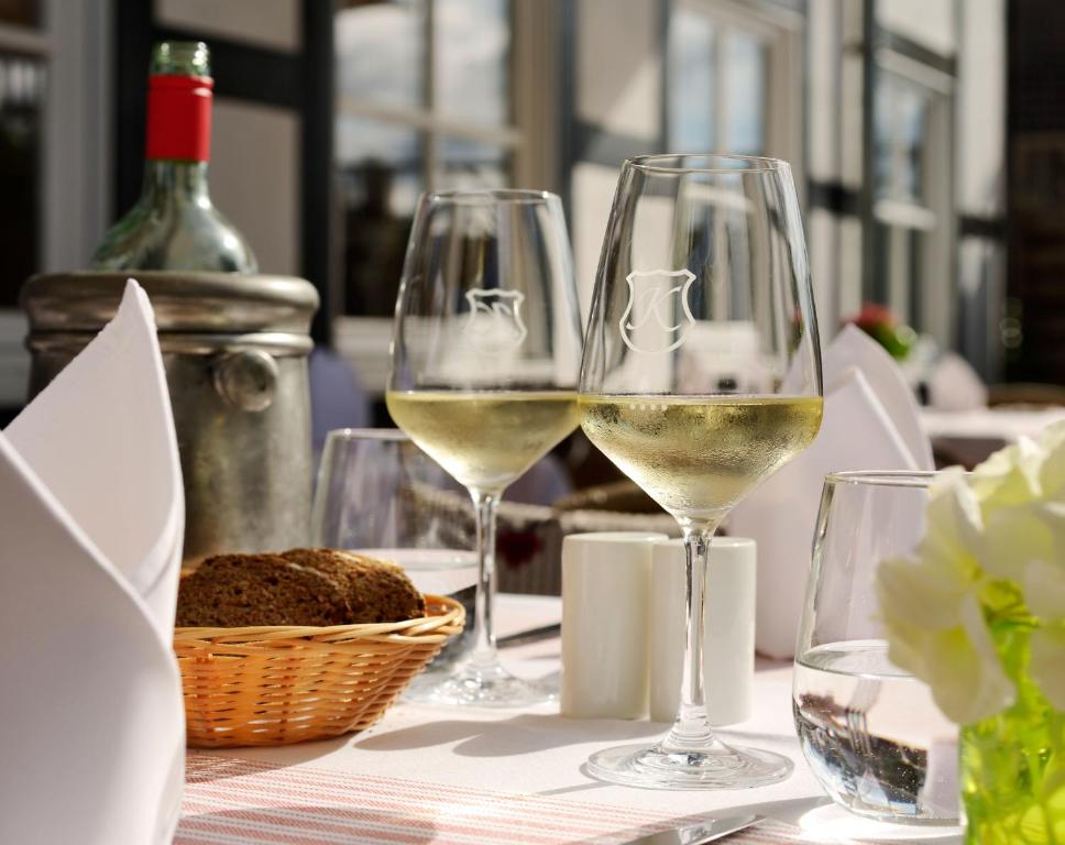 Nápoje v ubytování Romantik Hotel Knippschild