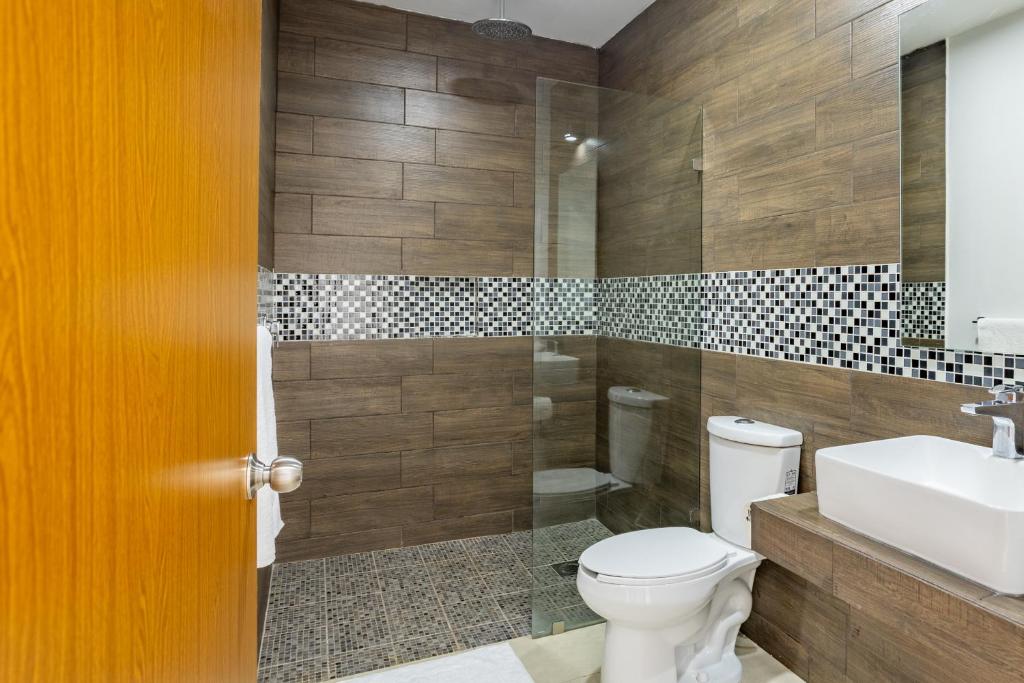 Koupelna v ubytování WinDay Hotel Express