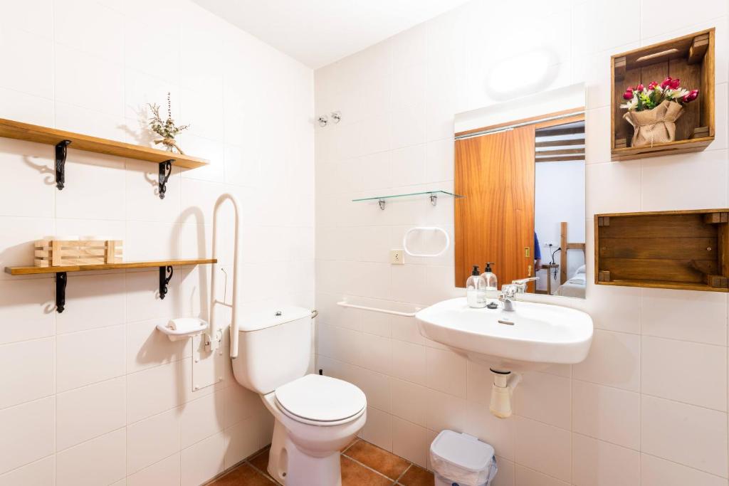 Koupelna v ubytování Apartamentos Econatur