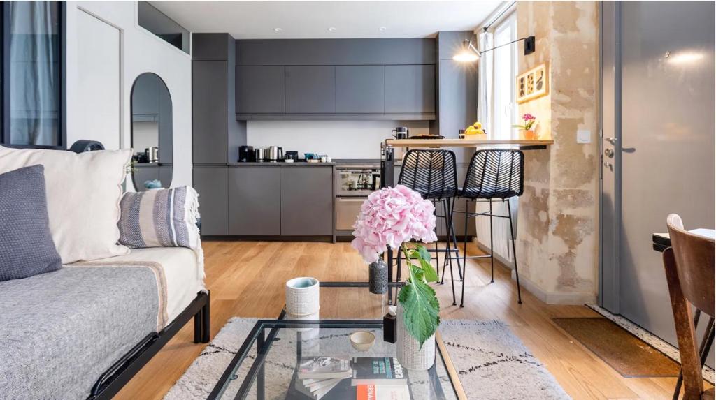 L'Atelier Dupont Paris - A Quiet Haven near Le Marais in Paris's Foodie Hub
