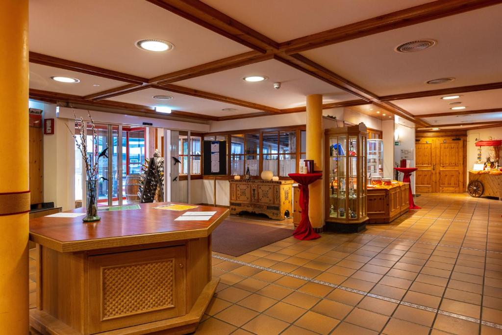 Restaurace v ubytování IFA Alpenrose Hotel Kleinwalsertal