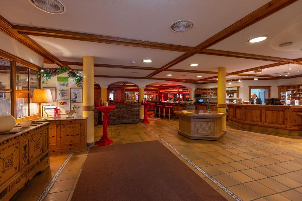 Restaurace v ubytování IFA Alpenrose Hotel Kleinwalsertal