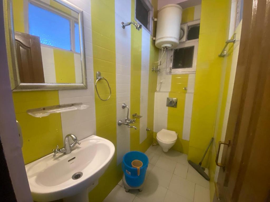Koupelna v ubytování BNB ROYAL INN SHIMLA