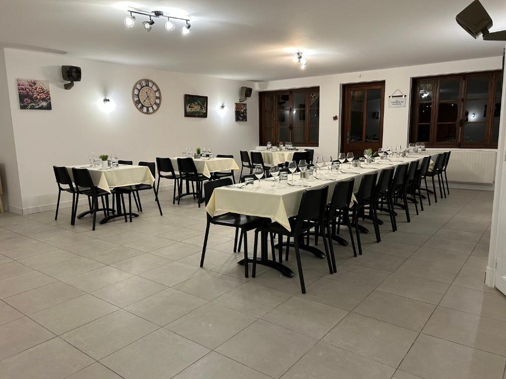 Restaurace v ubytování Hôtel Comme chez soi
