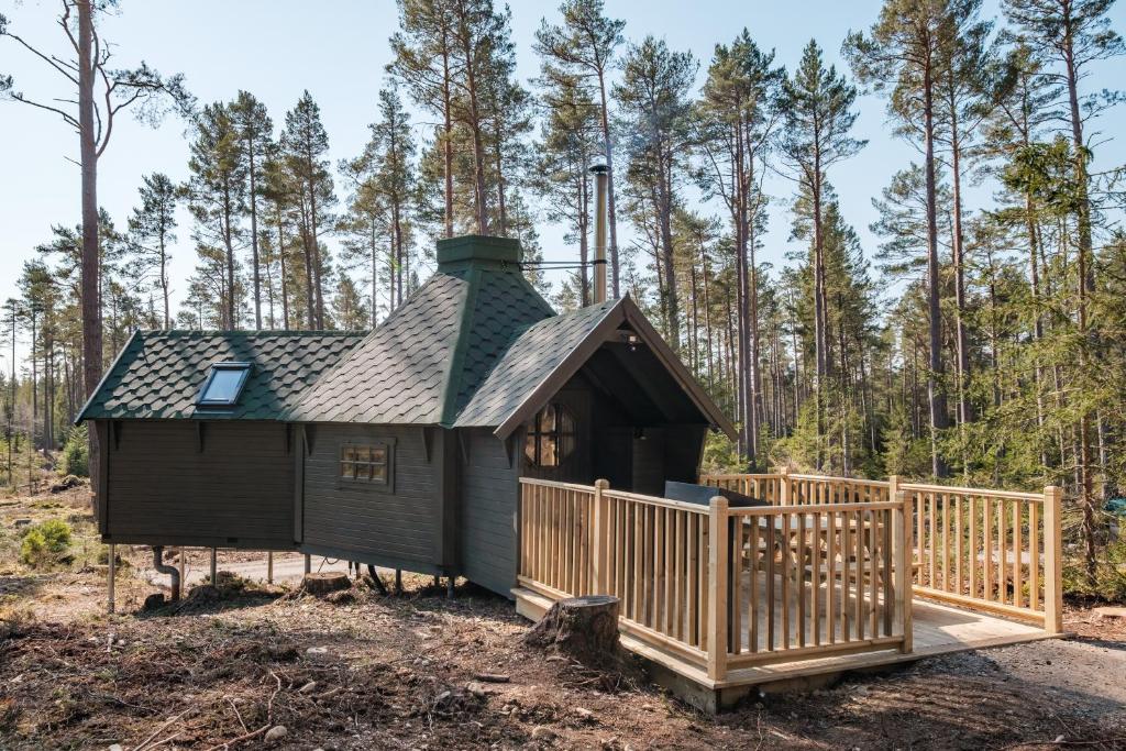 Cairngorm Bothies - Housity